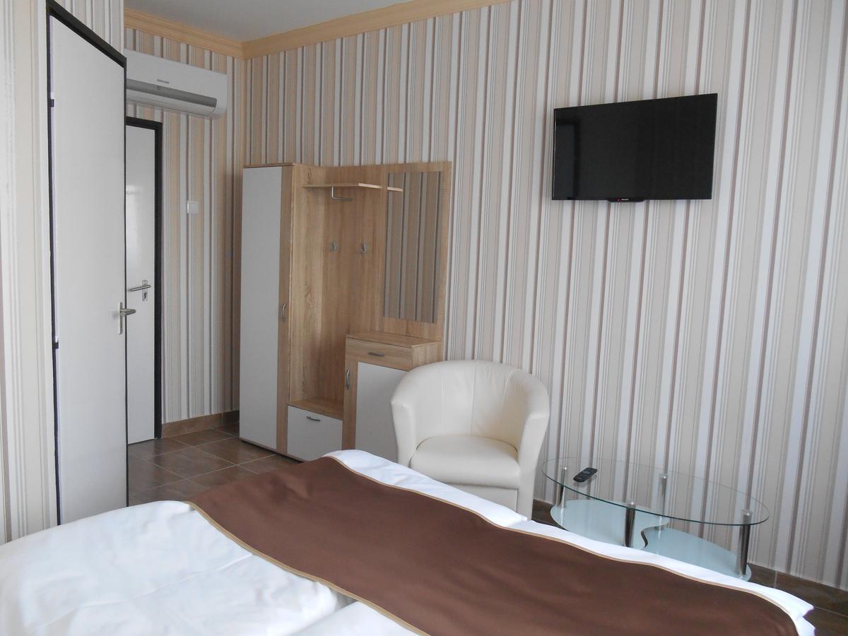 Holdfeny Hotel Forro Екстериор снимка