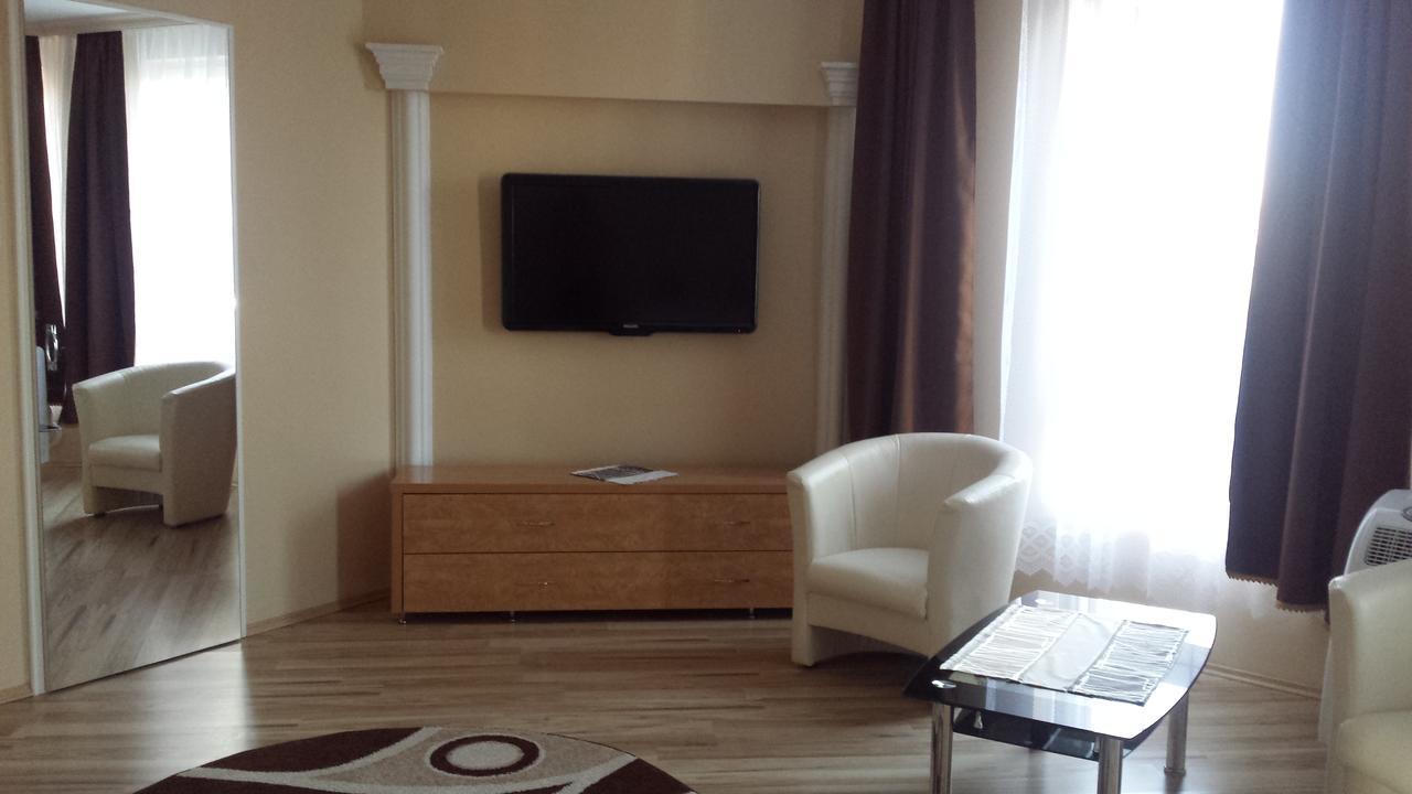 Holdfeny Hotel Forro Екстериор снимка