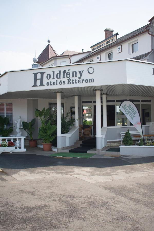 Holdfeny Hotel Forro Екстериор снимка