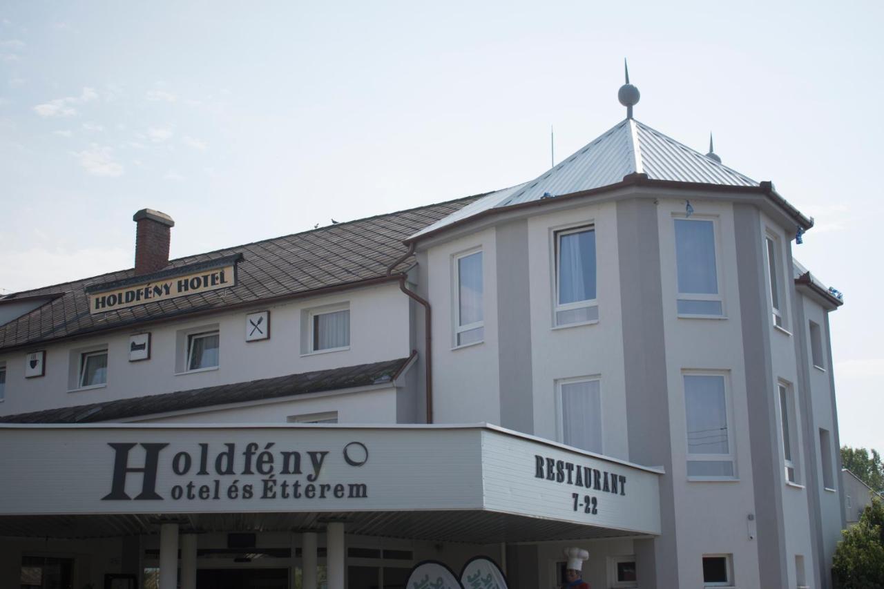 Holdfeny Hotel Forro Екстериор снимка