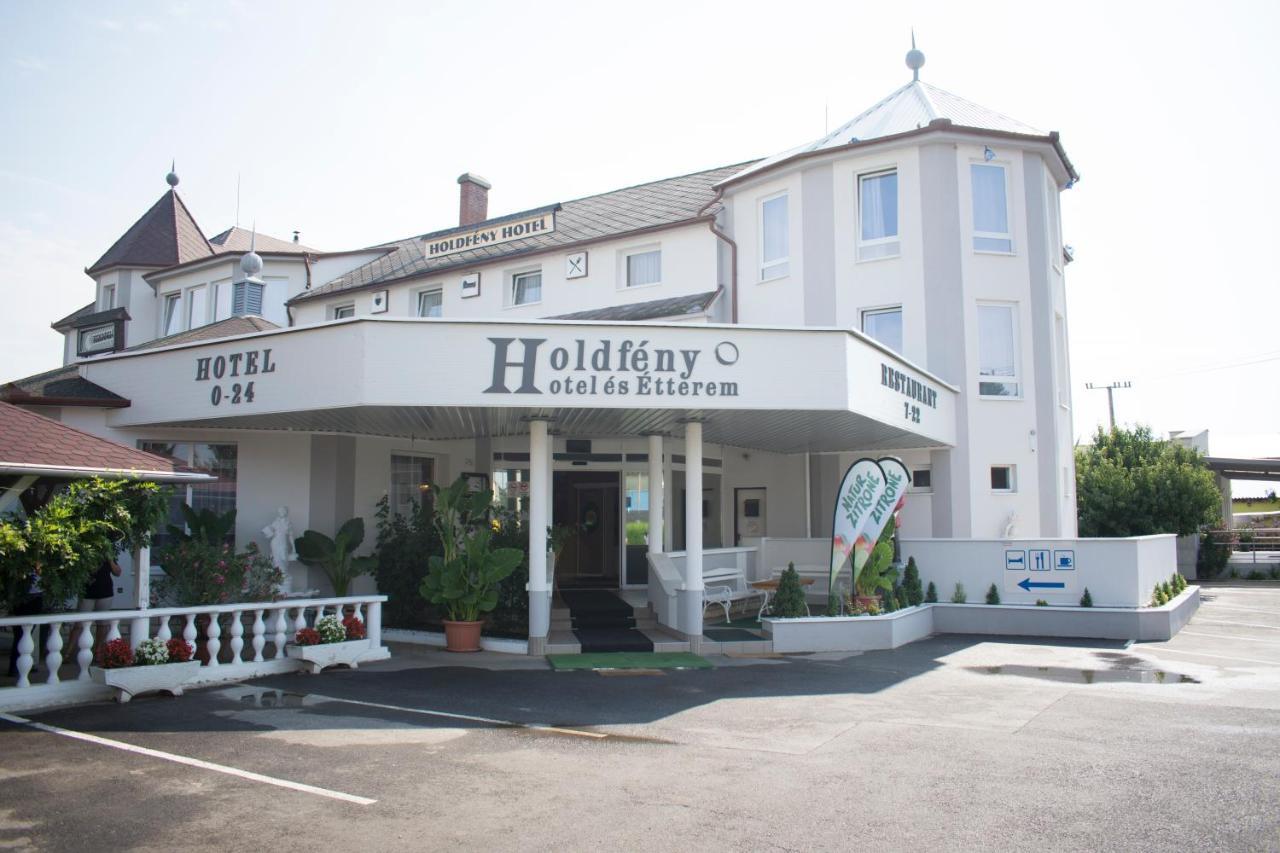 Holdfeny Hotel Forro Екстериор снимка